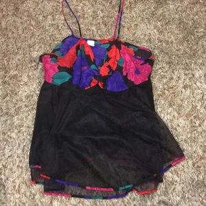 Très Chic intimate dress